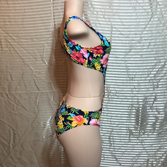 🌺NWT Hawaiian Floral Cut Out One Piece Monokini - Picture 7 of 13